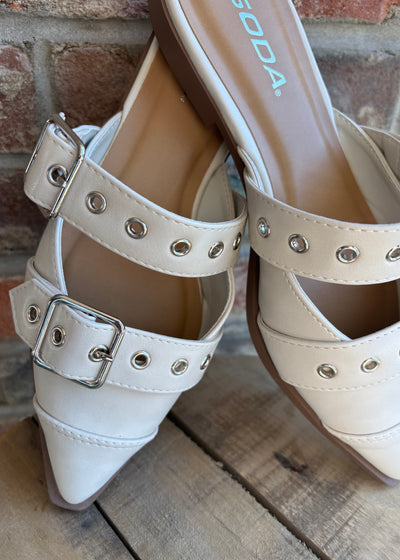 Stand Out Buckle Flats- Off White
