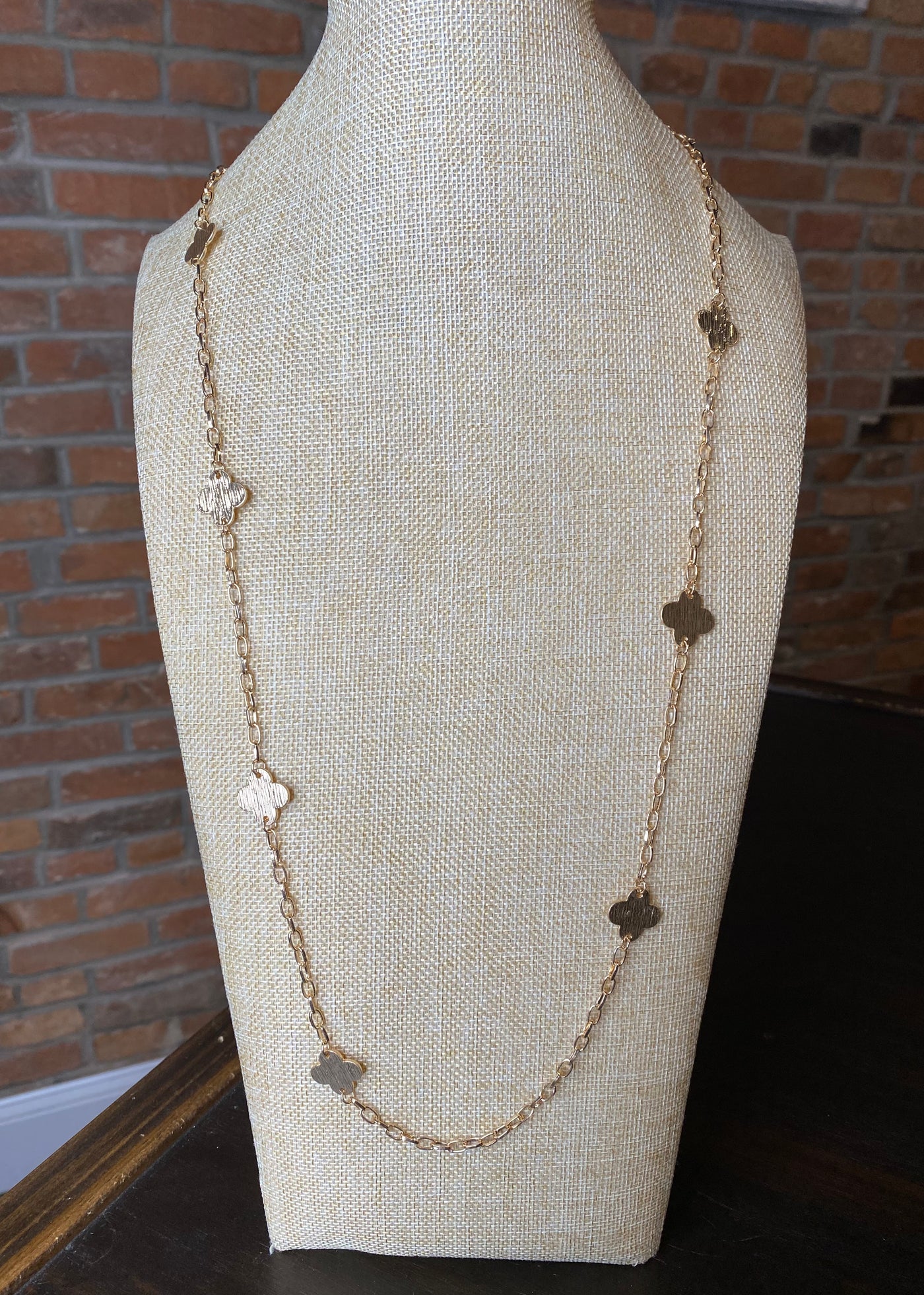 Gold Clover Necklace Set