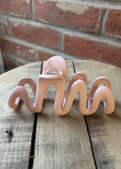 Wavy Claw Clip