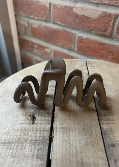 Wavy Claw Clip