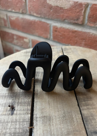 Wavy Claw Clip