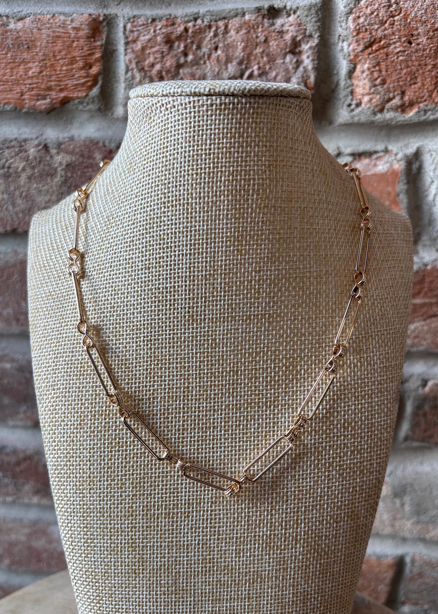 Oval Chain Link Necklace- Gold